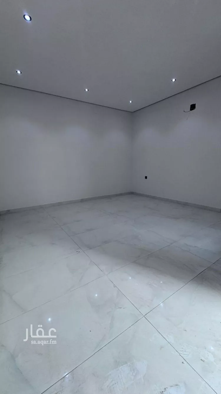 Floor for Sale in Riyadh Al Maizilah 20