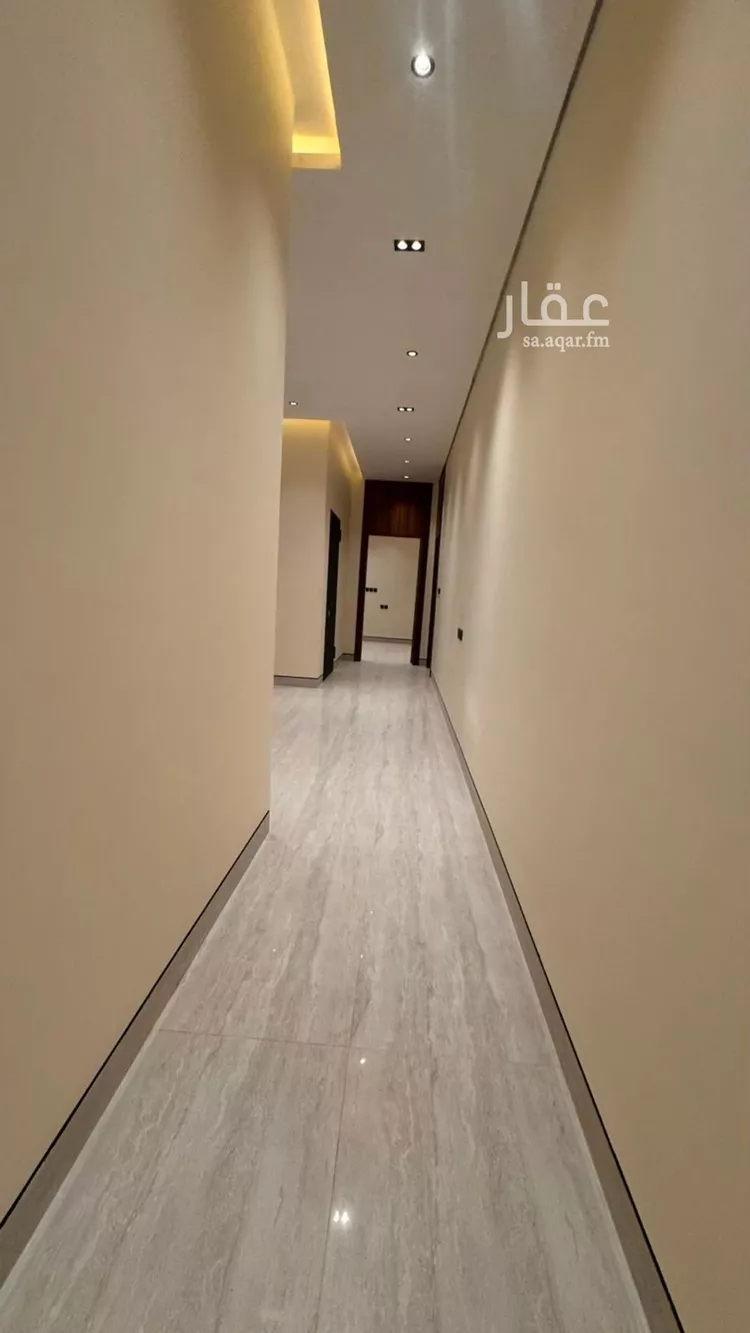 Floor for Sale in Riyadh Al Janadriyah 12