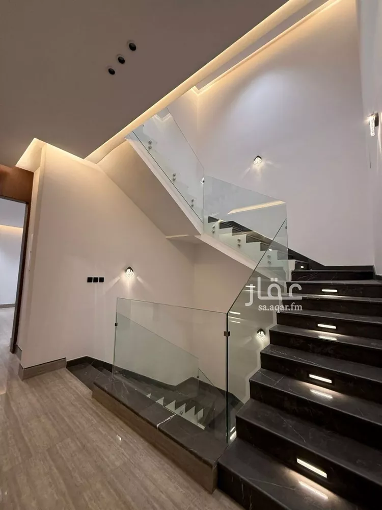 فيلا للبيع في شارع أبي الحسن الأسفرائيني, حي المهدية, مدينة الرياض, منطقة الرياض صورة 5