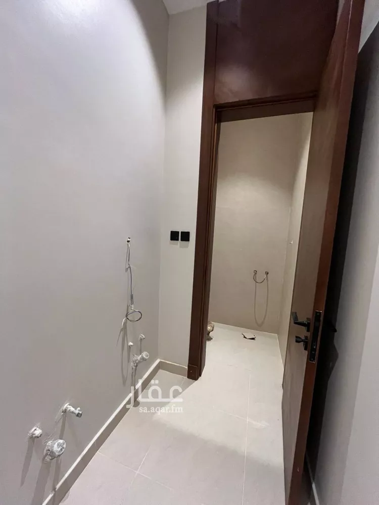 فيلا للبيع في شارع أبي الحسن الأسفرائيني, حي المهدية, مدينة الرياض, منطقة الرياض صورة 5