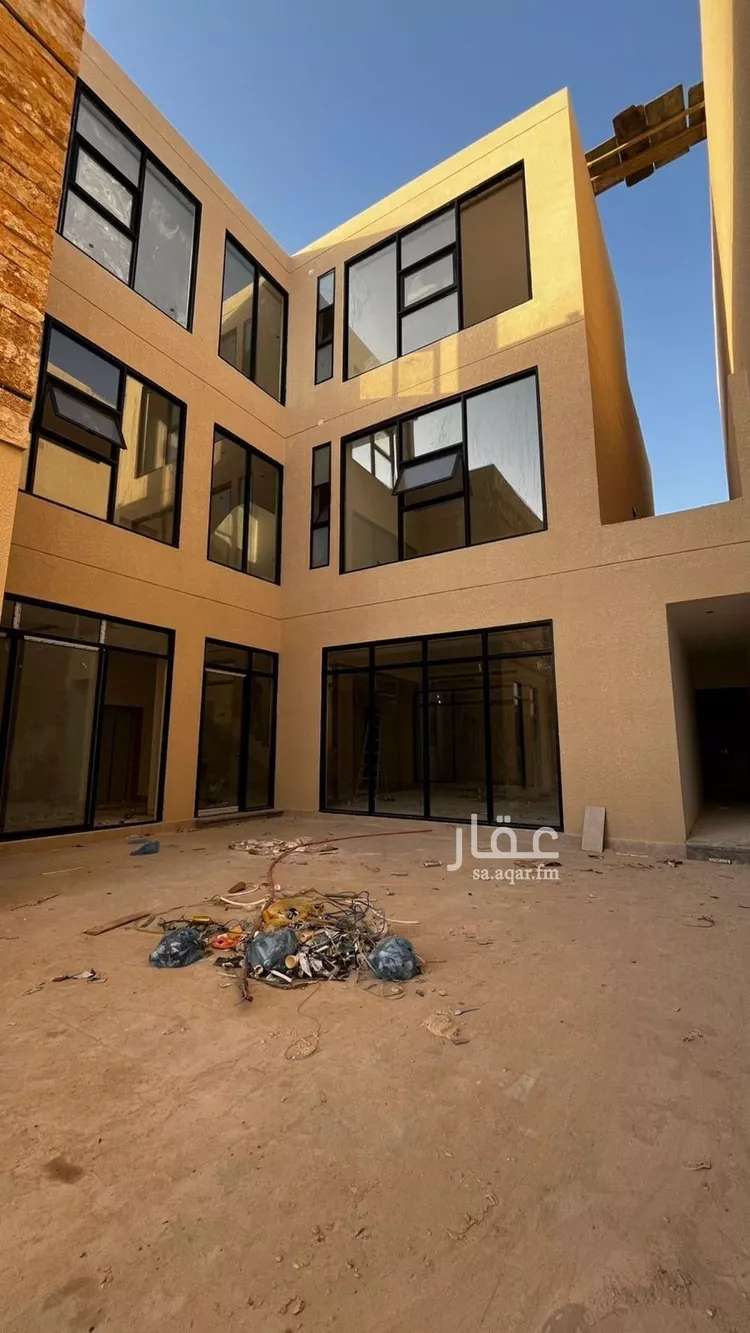 فيلا للبيع في شارع عبدالقادر بن عبدالوارث, حي المهدية, مدينة الرياض, منطقة الرياض صورة 2