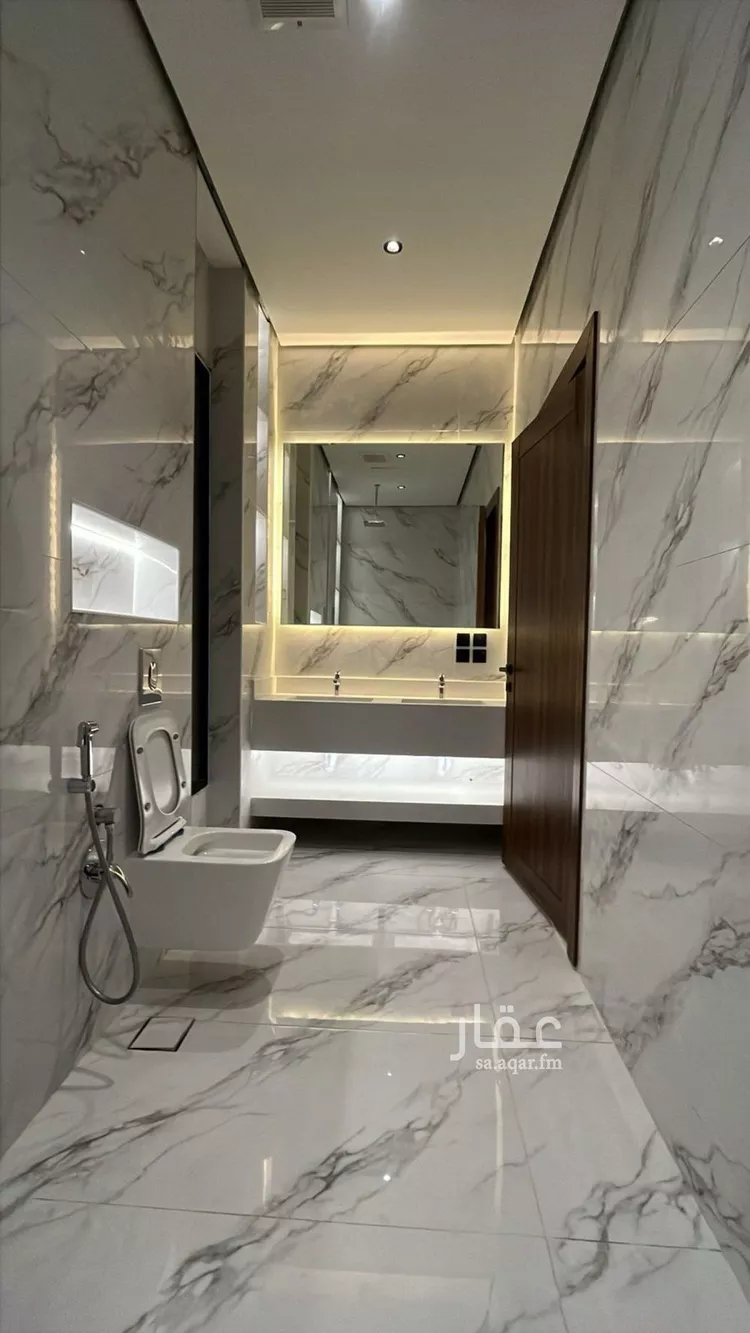 فيلا للبيع في شارع أحمد بن الرملي, حي المهدية, مدينة الرياض, منطقة الرياض صورة 3