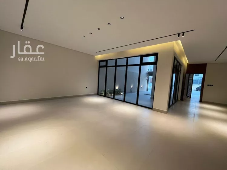فيلا للبيع في شارع أبي الحسن الأسفرائيني, حي المهدية, مدينة الرياض, منطقة الرياض صورة 4
