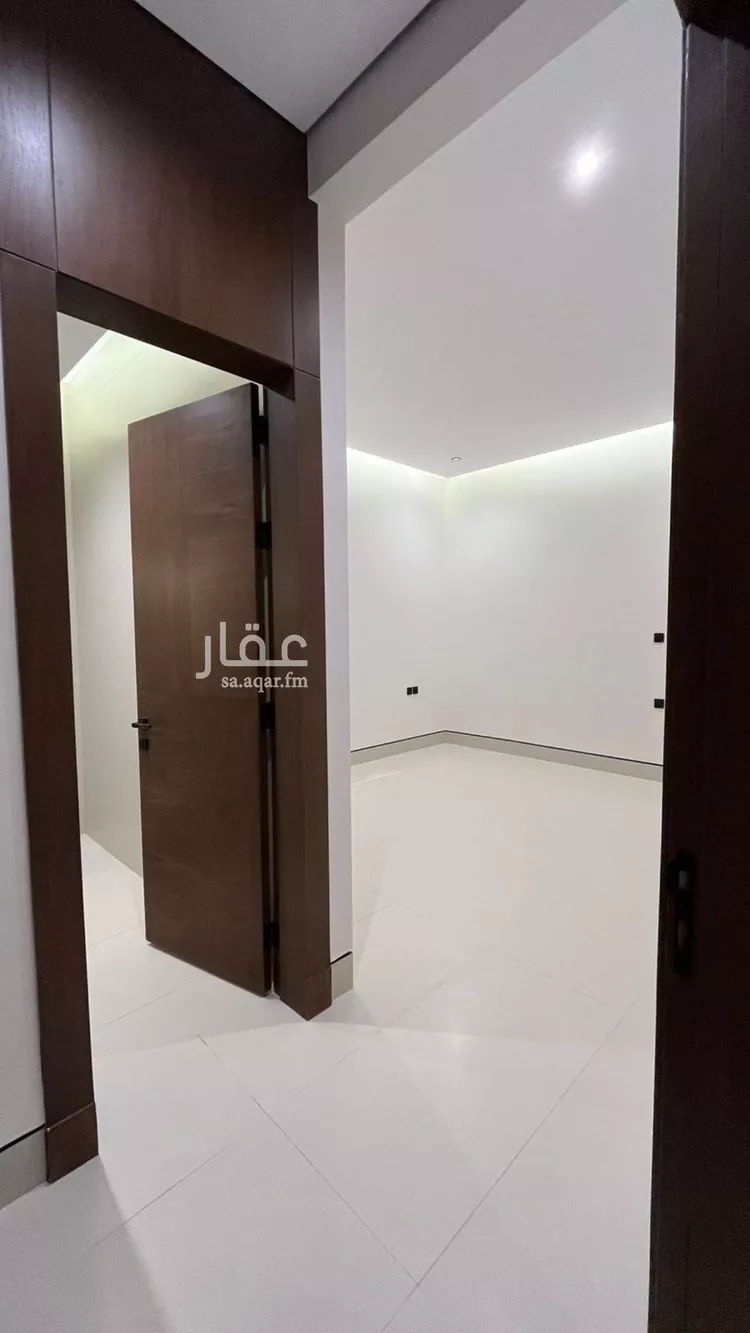 فيلا للبيع في شارع أبي الشيخ الأصبهاني, حي المهدية, مدينة الرياض, منطقة الرياض صورة 4