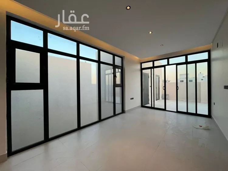 فيلا للبيع في شارع أبي الحسن الأسفرائيني, حي المهدية, مدينة الرياض, منطقة الرياض صورة 3