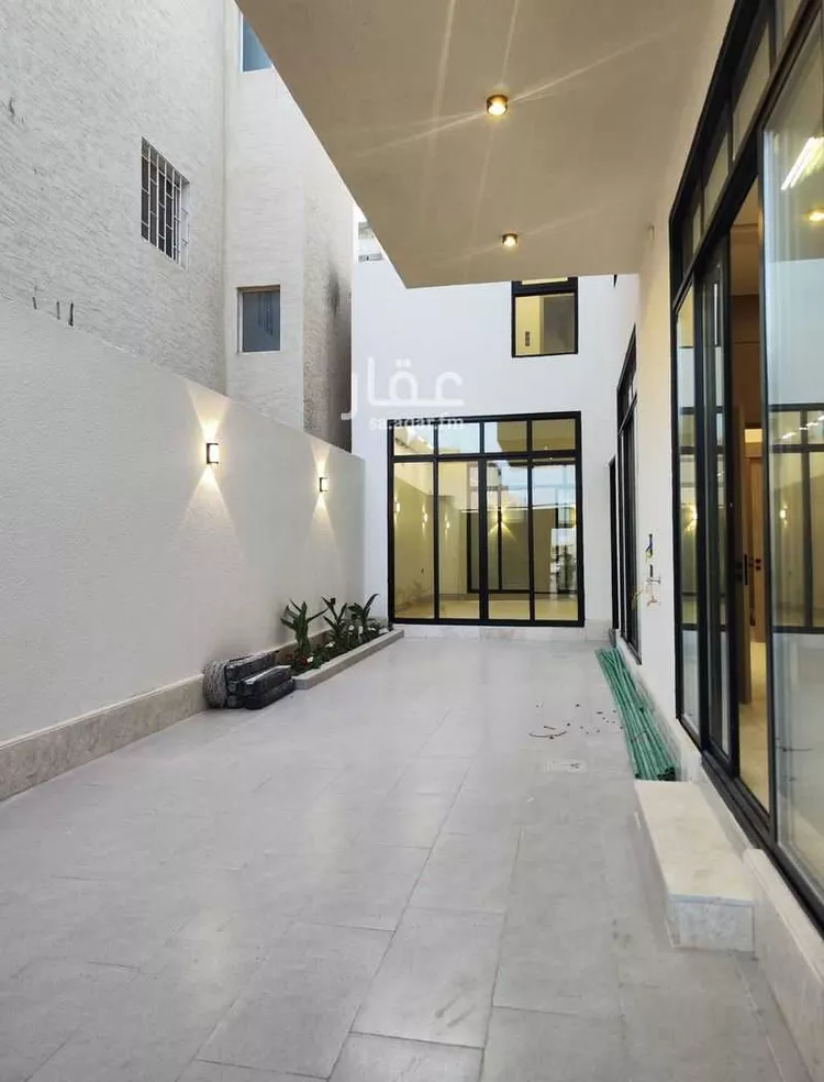 فيلا للبيع في شارع ابن شبرمة, حي المهدية, مدينة الرياض, منطقة الرياض صورة 3