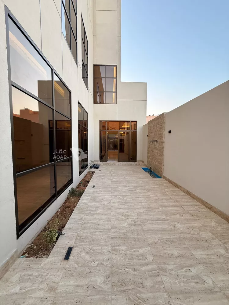 Villa for Rent in Ad Diriyah Al Khalidiyah 2