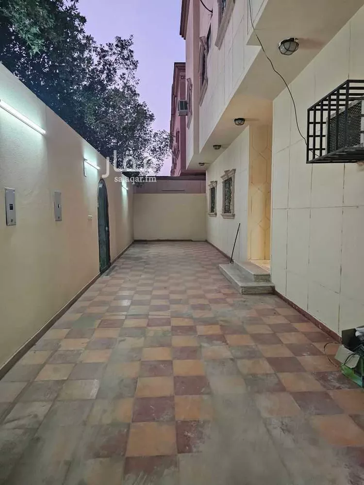 Floor for Rent in Riyadh Al Aziziyah