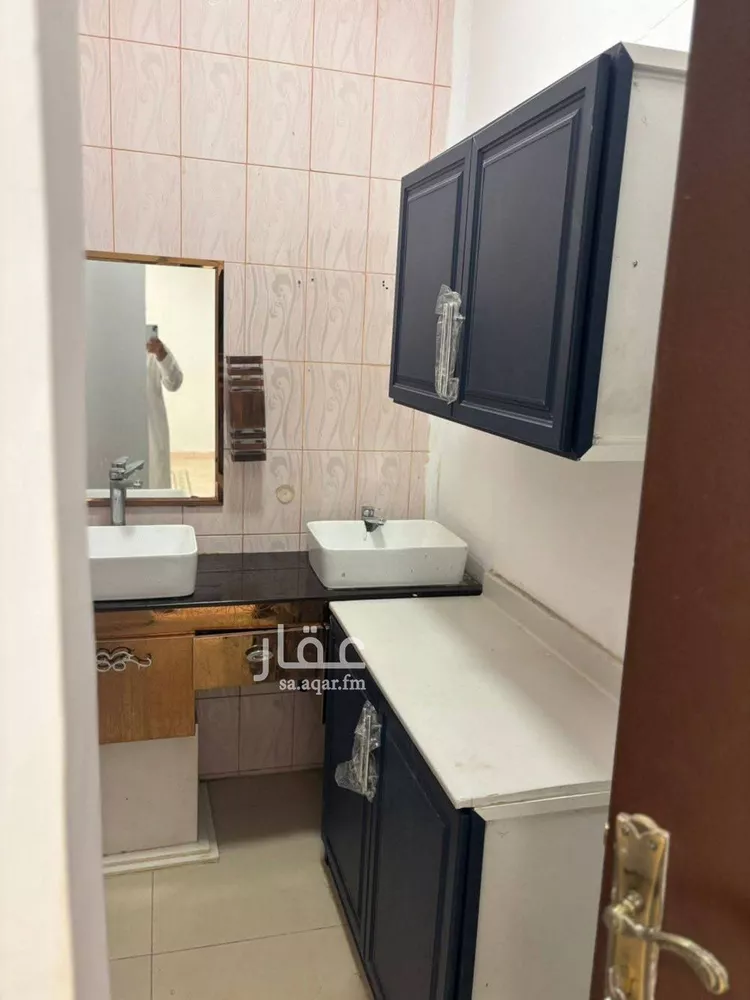 شقة للإيجار في شارع ميناء الاحمدي, حي إشبيلية, مدينة الرياض, منطقة الرياض صورة 3