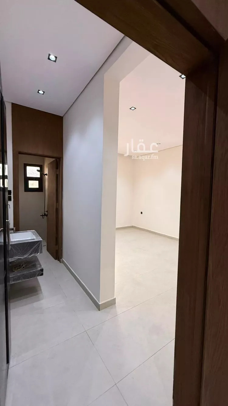 Villa for Sale in Riyadh Al Janadriyah 12