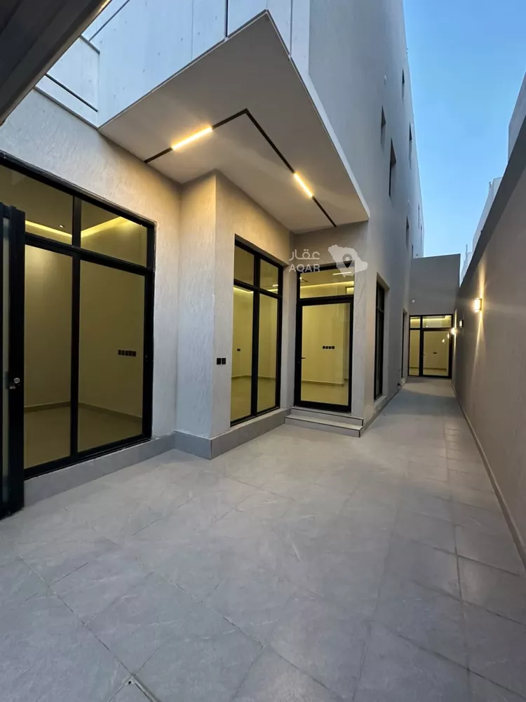 Villa for Sale in Riyadh Al Janadriyah 2