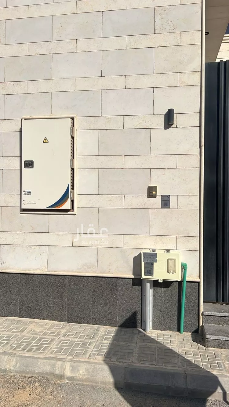 Villa for Sale in Riyadh Al Janadriyah 11