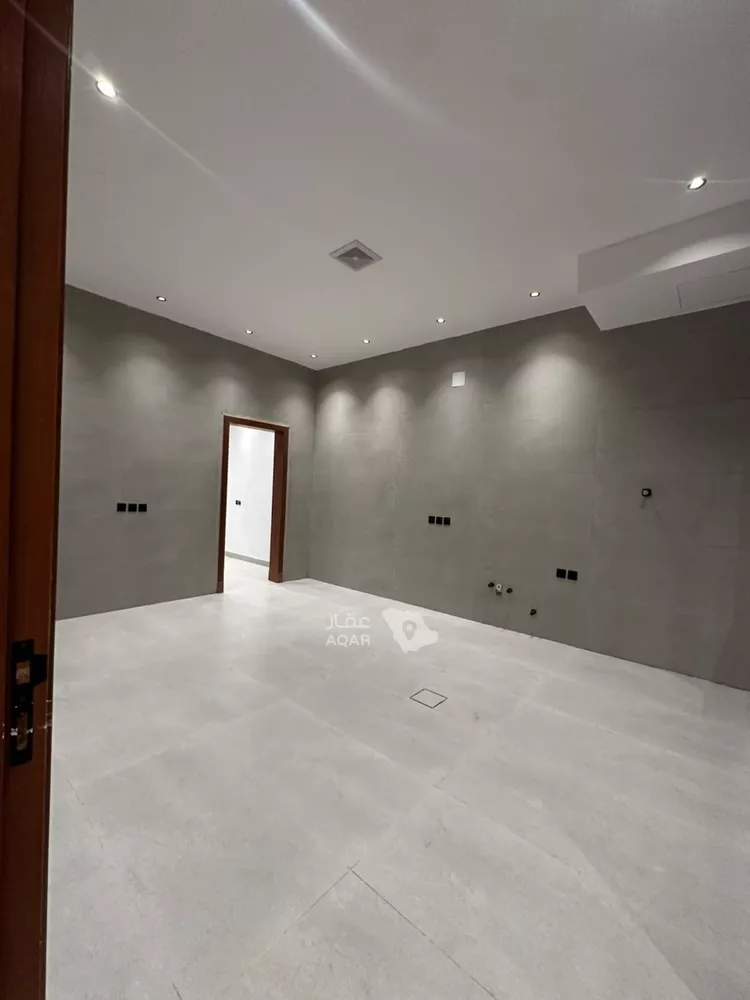 Villa for Sale in Riyadh Al Janadriyah 3