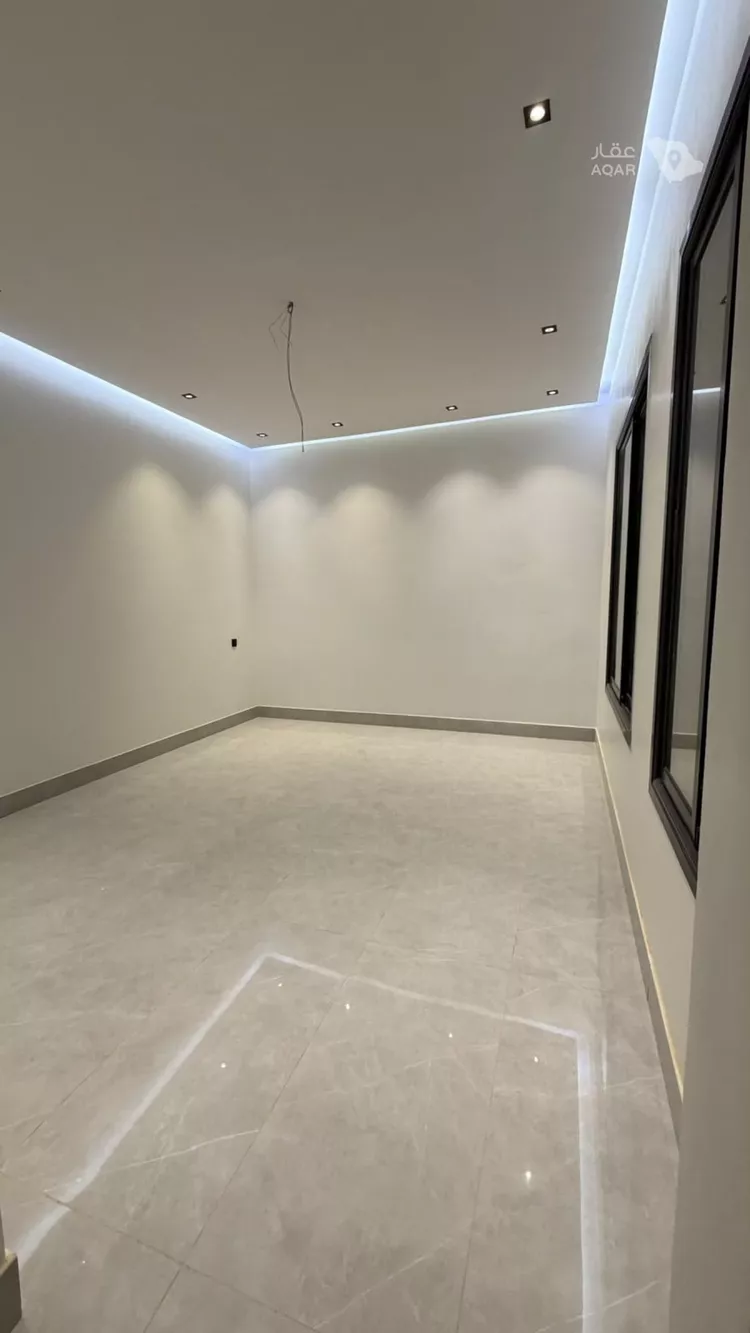 Floor for Sale in Riyadh Ash Sharq 7