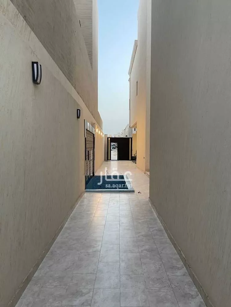 فيلا للبيع في شارع شرف الدين بن تيمية, حي المهدية, مدينة الرياض, منطقة الرياض 1 صورة