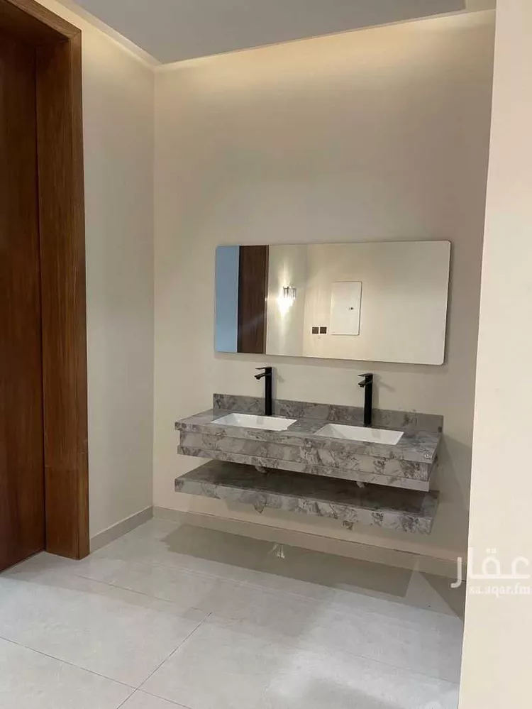 فيلا للبيع في شارع شرف الدين بن تيمية, حي المهدية, مدينة الرياض, منطقة الرياض صورة 2