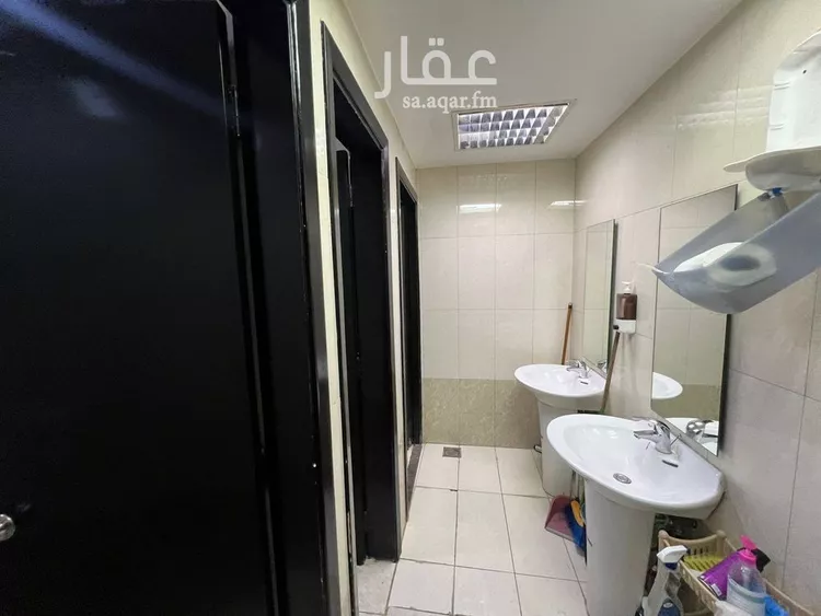 مكتب تجاري للإيجار في شارع عبدالله بن سلمة, حي العليا, مدينة الرياض, منطقة الرياض صورة 4