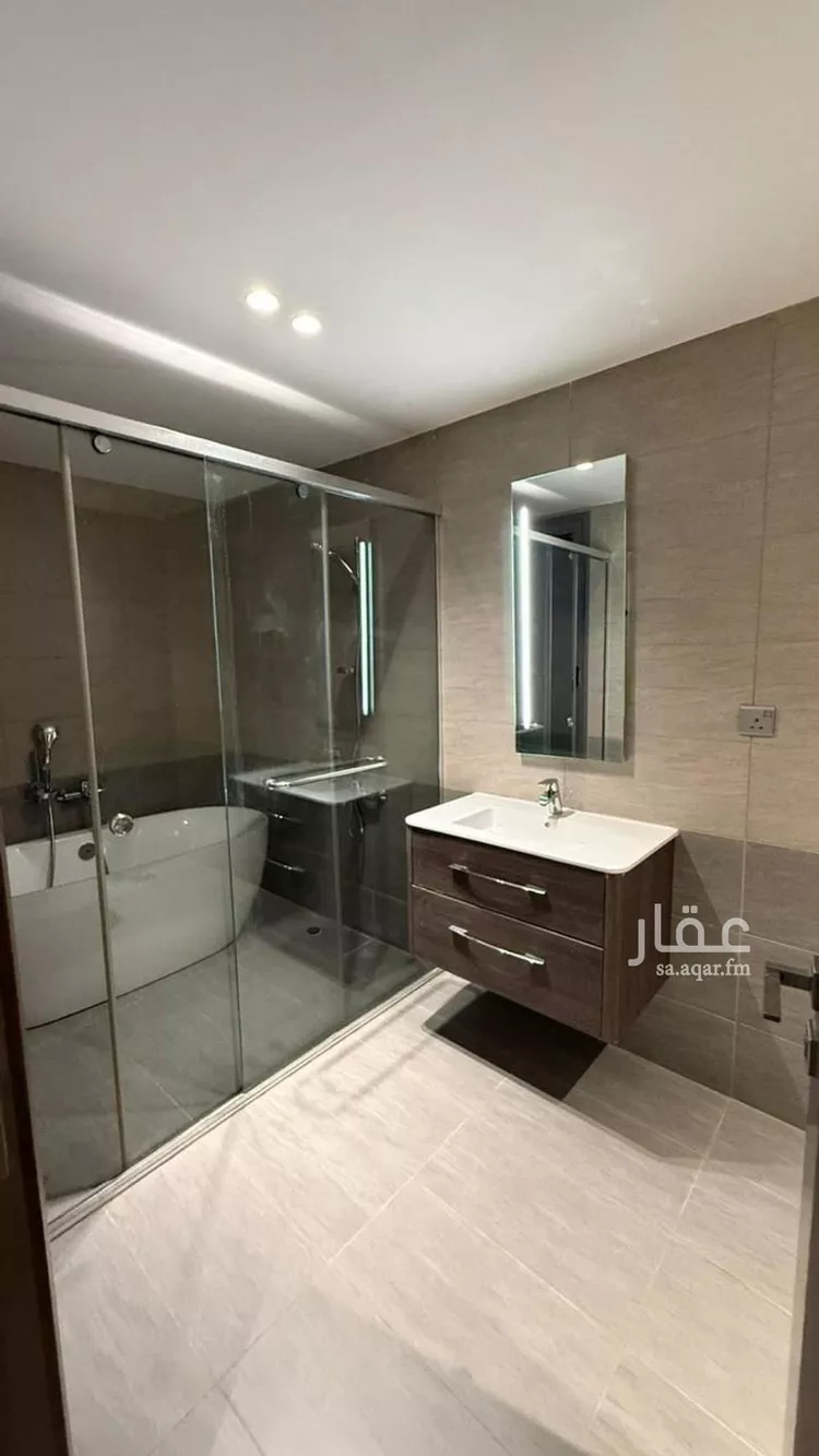 شقة للبيع في شارع غيلان ابن عقبة, حي العليا, مدينة الخبر, المنطقة الشرقية 8