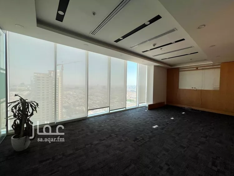 مكتب تجاري للإيجار في شارع الملك فهد, حي المحمدية, مدينة الرياض, منطقة الرياض 6
