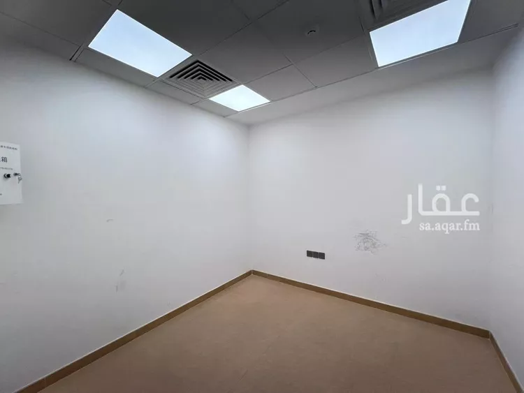 مكتب تجاري للإيجار في شارع وادي الثمامة, حي العليا, مدينة الرياض, منطقة الرياض 24