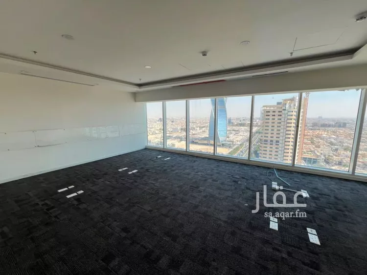 مكتب تجاري للإيجار في شارع الملك فهد, حي المحمدية, مدينة الرياض, منطقة الرياض 11