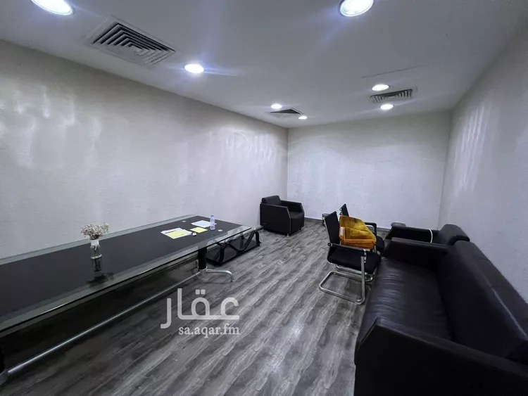 مكتب تجاري للإيجار في شارع عبدالله بن سلمة, حي العليا, مدينة الرياض, منطقة الرياض صورة 2