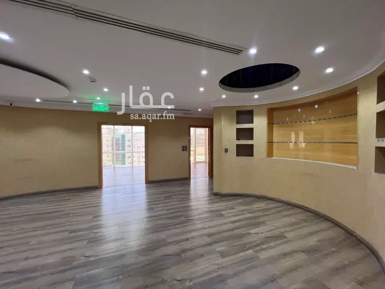 مكتب تجاري للإيجار في شارع وادي الثمامة, حي العليا, مدينة الرياض, منطقة الرياض 12