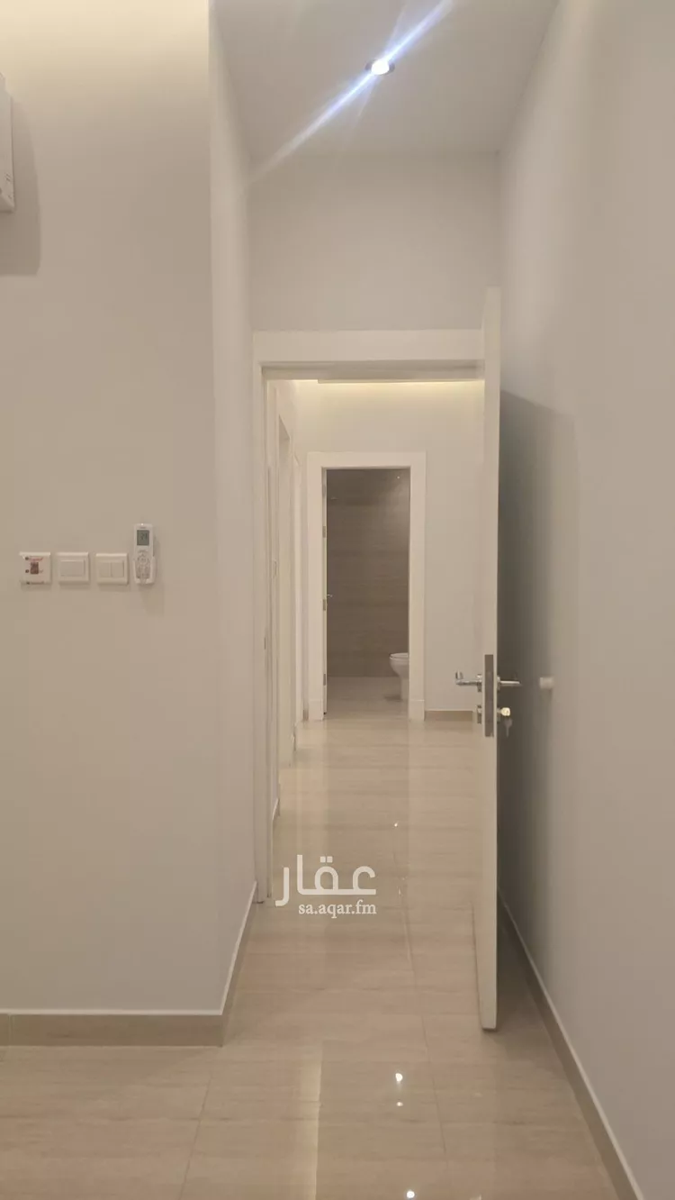 شقة للإيجار في شارع الامير عبدالله بن فيصل بن فرحان ال سعود, حي القيروان, مدينة الرياض, منطقة الرياض صورة 3