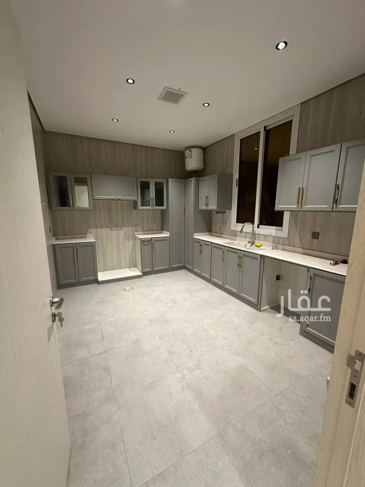 شقة للإيجار في شارع الامير عبدالله بن فيصل بن فرحان ال سعود, حي القيروان, مدينة الرياض, منطقة الرياض