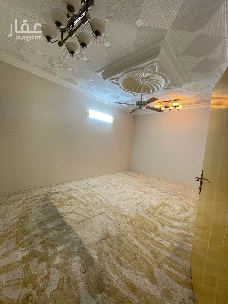 فيلا للبيع في شارع سهلة بنت سهيل, حي الصفراء, مدينة بريدة, منطقة القصيم صورة 2