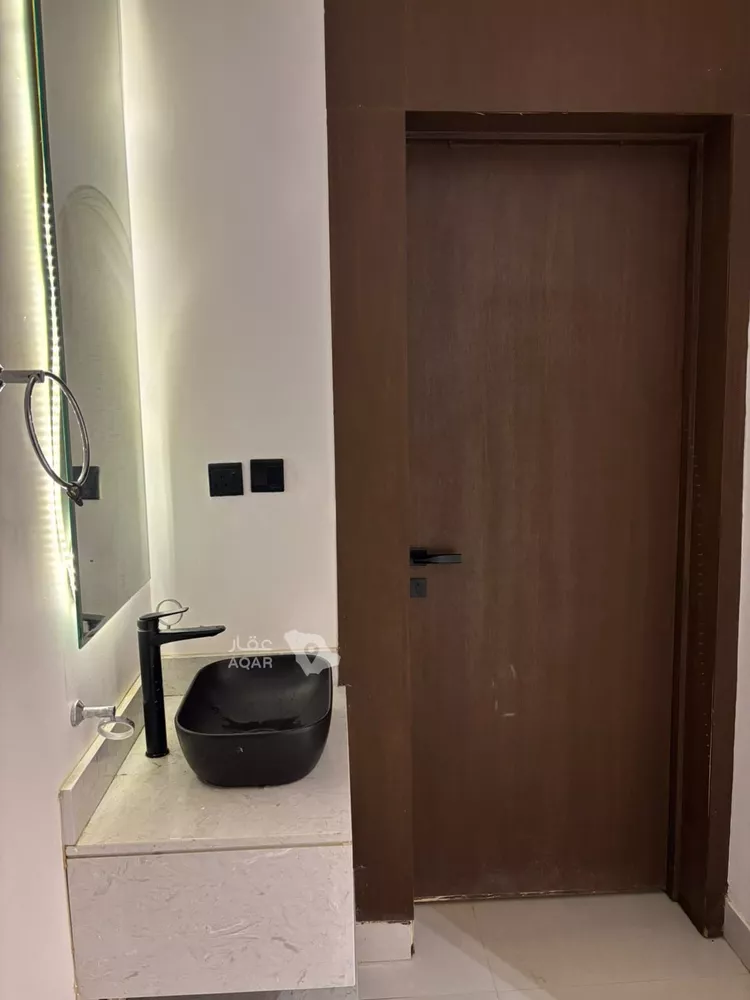 دور للبيع في شارع الميناء, حي الندوة, مدينة الرياض, منطقة الرياض 5