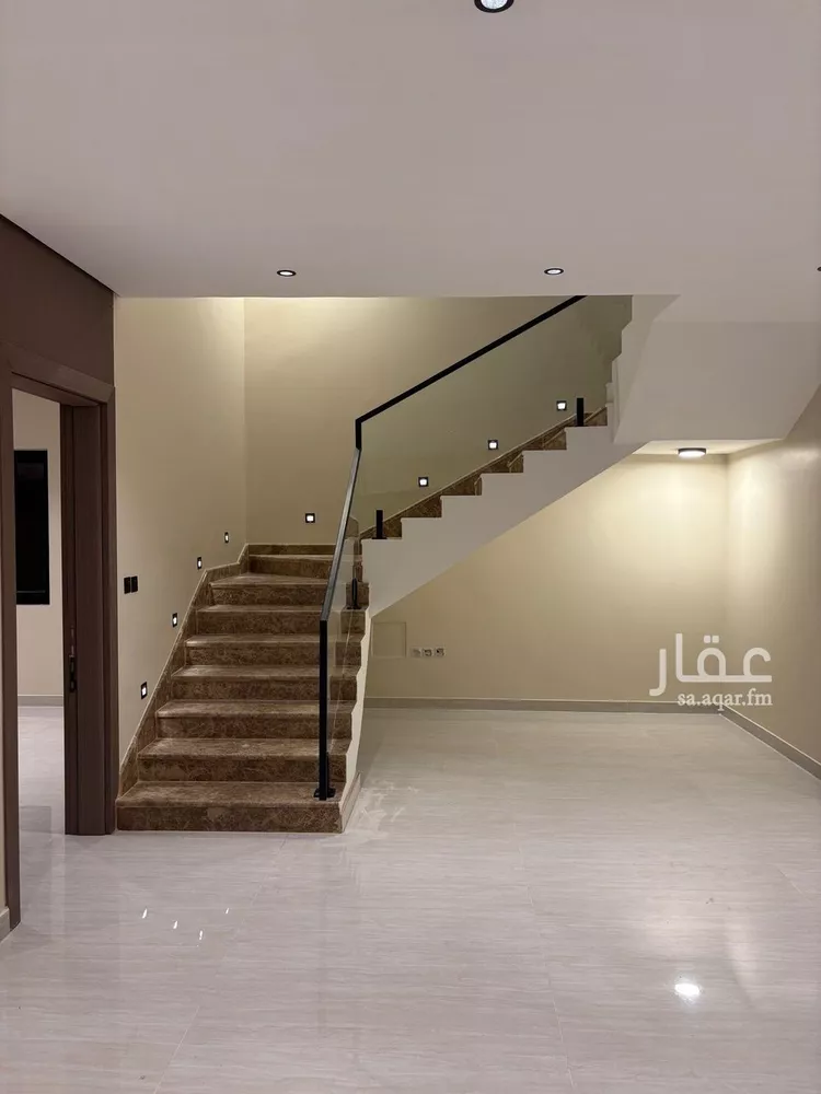 فيلا للبيع في شارع منيفة, حي الصواري, مدينة الخبر, المنطقة الشرقية صورة 3