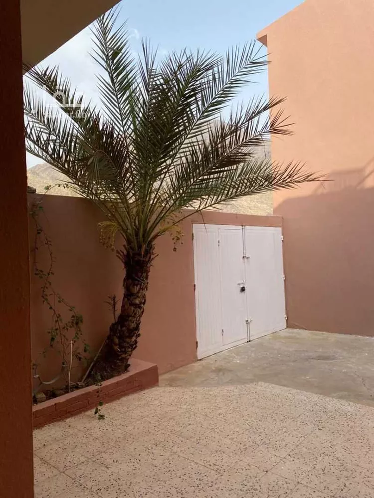 فيلا للإيجار في شارع عتبة بن مسعود, حي الدانة, مدينة المخواة, منطقة الباحة 12