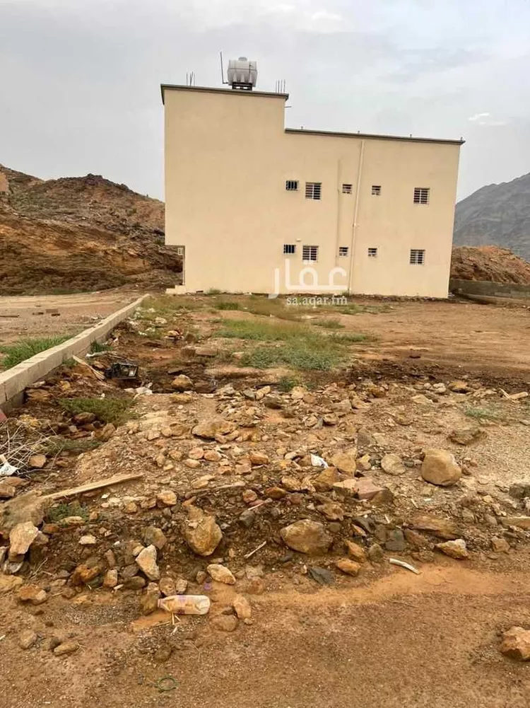 Complex for rent in Muhayil Al Huliah West