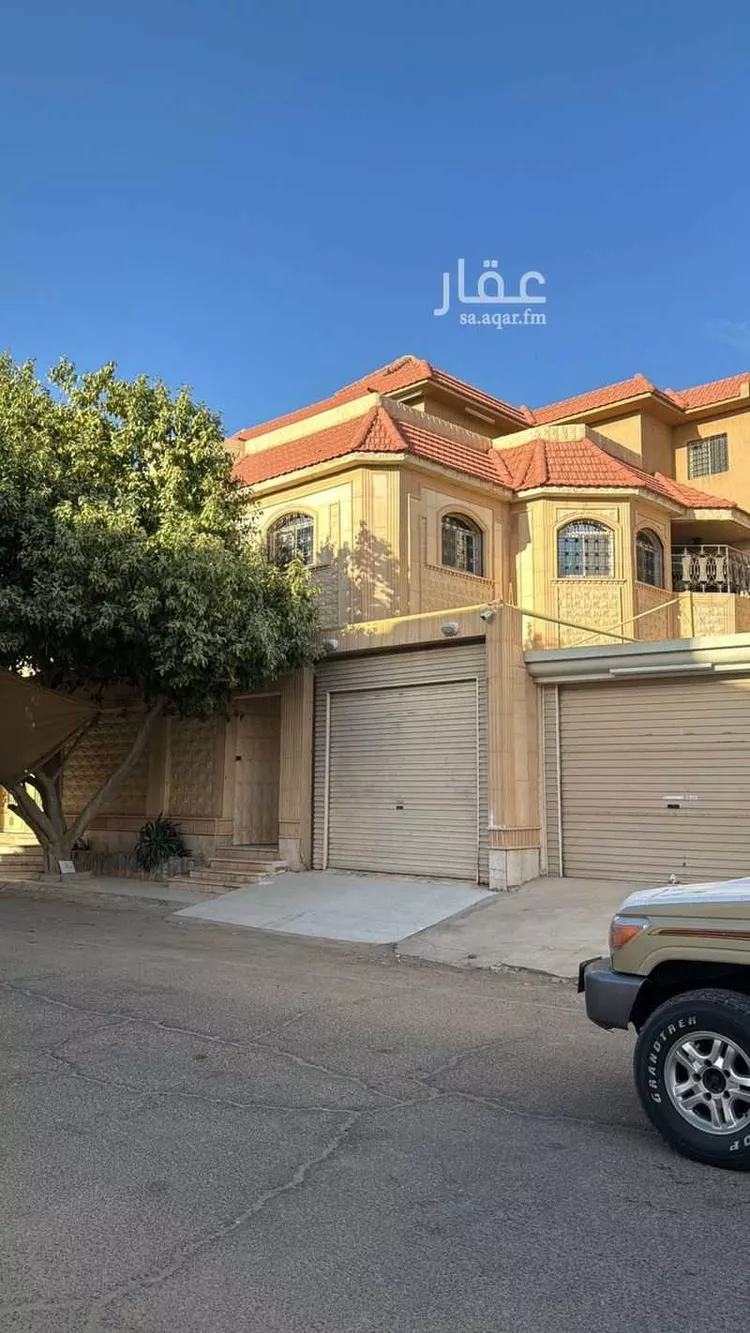 فيلا للبيع في شارع عبدالرحمن ابن عامر, حي الإسكان, مدينة بريدة, منطقة القصيم صورة 2