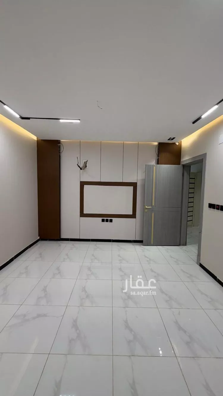 فيلا للبيع في شارع شارع الأمير ناصر بن عبد العزيز, حي السويس 2, مدينة جازان, منطقة جازان صورة 3