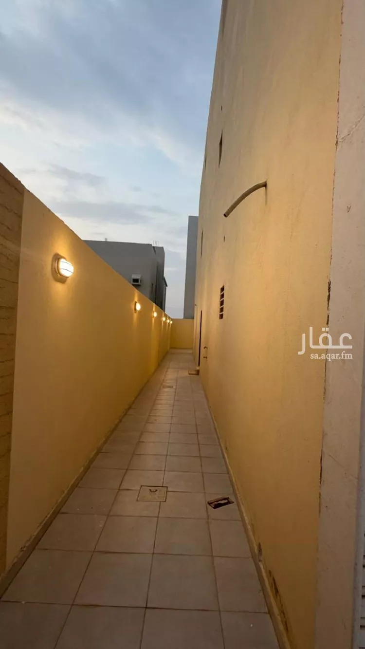 فيلا للبيع في شارع حمزه بن محمد البجائي, حي الرحاب 2, مدينة جازان, منطقة جازان صورة 3
