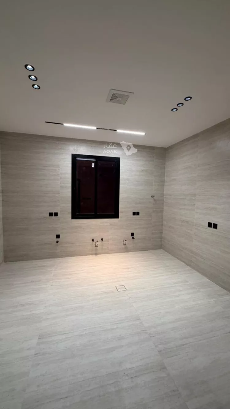 Floor for Sale in Jazan Industrial Area 8