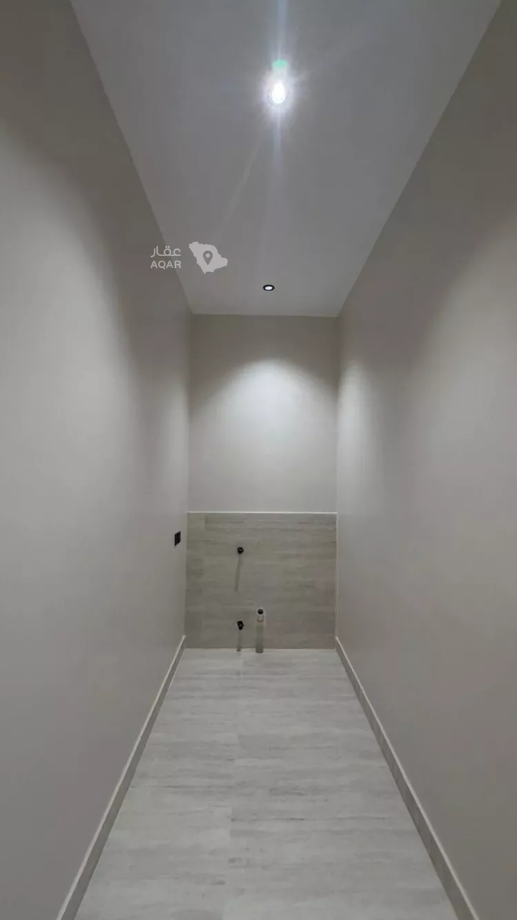 Floor for Sale in Jazan Industrial Area 9
