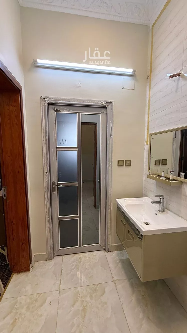 شقة للإيجار في شارع شارع شهيد الدين ثم الوطن, حي المطار, مدينة جازان, منطقة جازان صورة 4