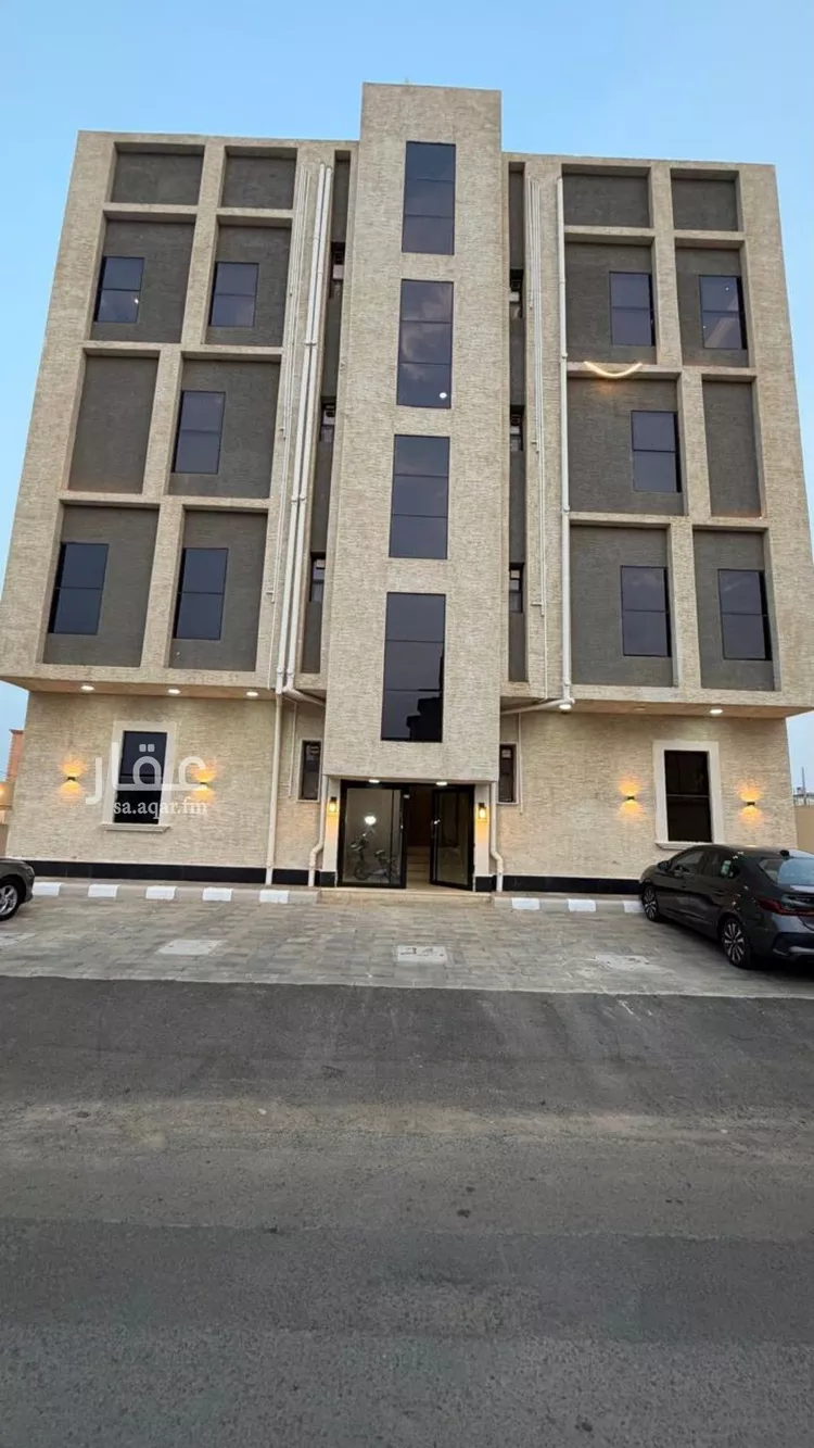 Floor for Sale in Abu `Arish Ar Rabie