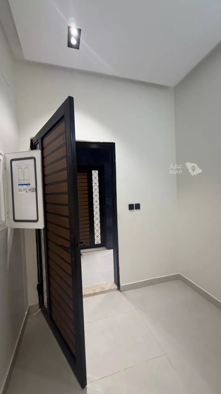 شقة للبيع في شارع طريق الملك سعود, حي المحمدية 2, مدينة جازان, منطقة جازان 5