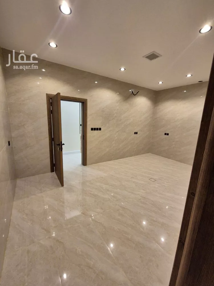 دور للبيع في شارع طارق بن شهاب, حي العارض, مدينة الرياض, منطقة الرياض صورة 2