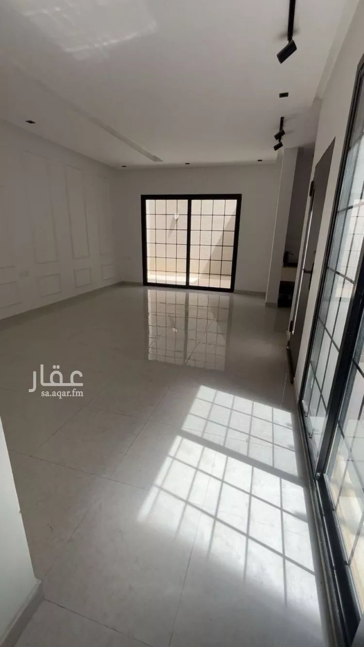 فيلا للبيع في شارع إبراهيم بن السديد, حي المهدية, مدينة الرياض, منطقة الرياض صورة 3
