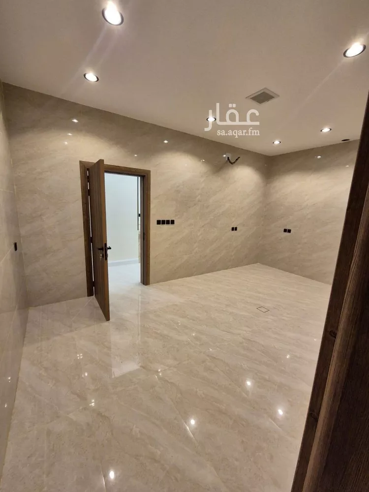 دور للبيع في شارع طارق بن شهاب, حي العارض, مدينة الرياض, منطقة الرياض صورة 4