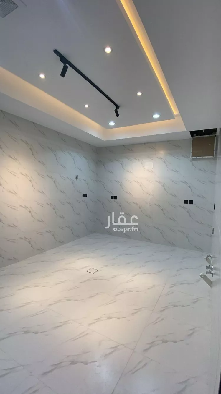 فيلا للبيع في شارع الردهان, حي الزهور, مدينة أبها, منطقة عسير صورة 3