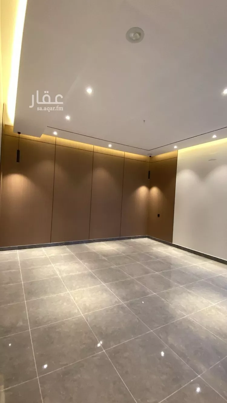 فيلا للبيع في شارع الردهان, حي الزهور, مدينة أبها, منطقة عسير صورة 2