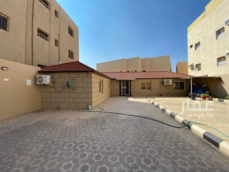 عمارة للبيع في شارع شارع الجناكية, حي البديع, مدينة أبها, منطقة عسير صورة 2