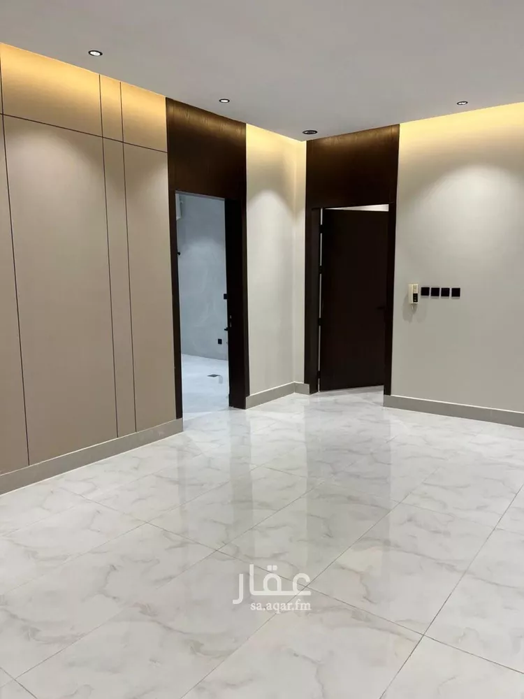 Floor for Rent in Riyadh Ar Rimal 6