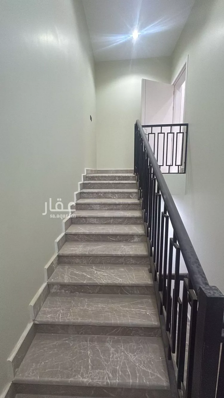 فيلا للإيجار في شارع إبراهيم بن حسين, حي الرمال, مدينة الرياض, منطقة الرياض 1 صورة